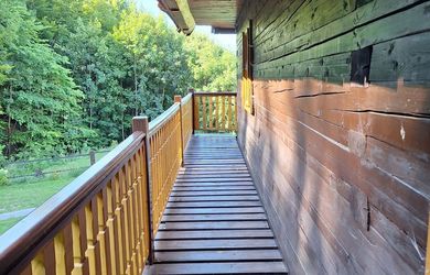 NA PREDAJ  -  Drevenica v obci Terchová s pozemkom o výmere 1.745 m2